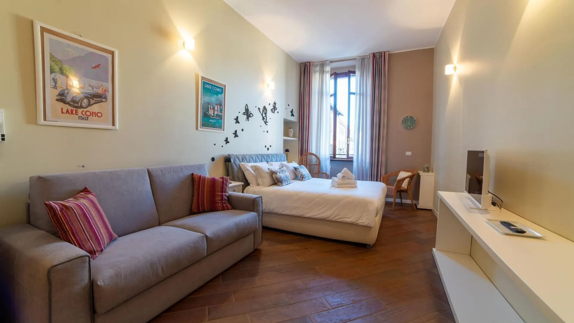 Suite Mazzini Square Комо 0*,  Италия