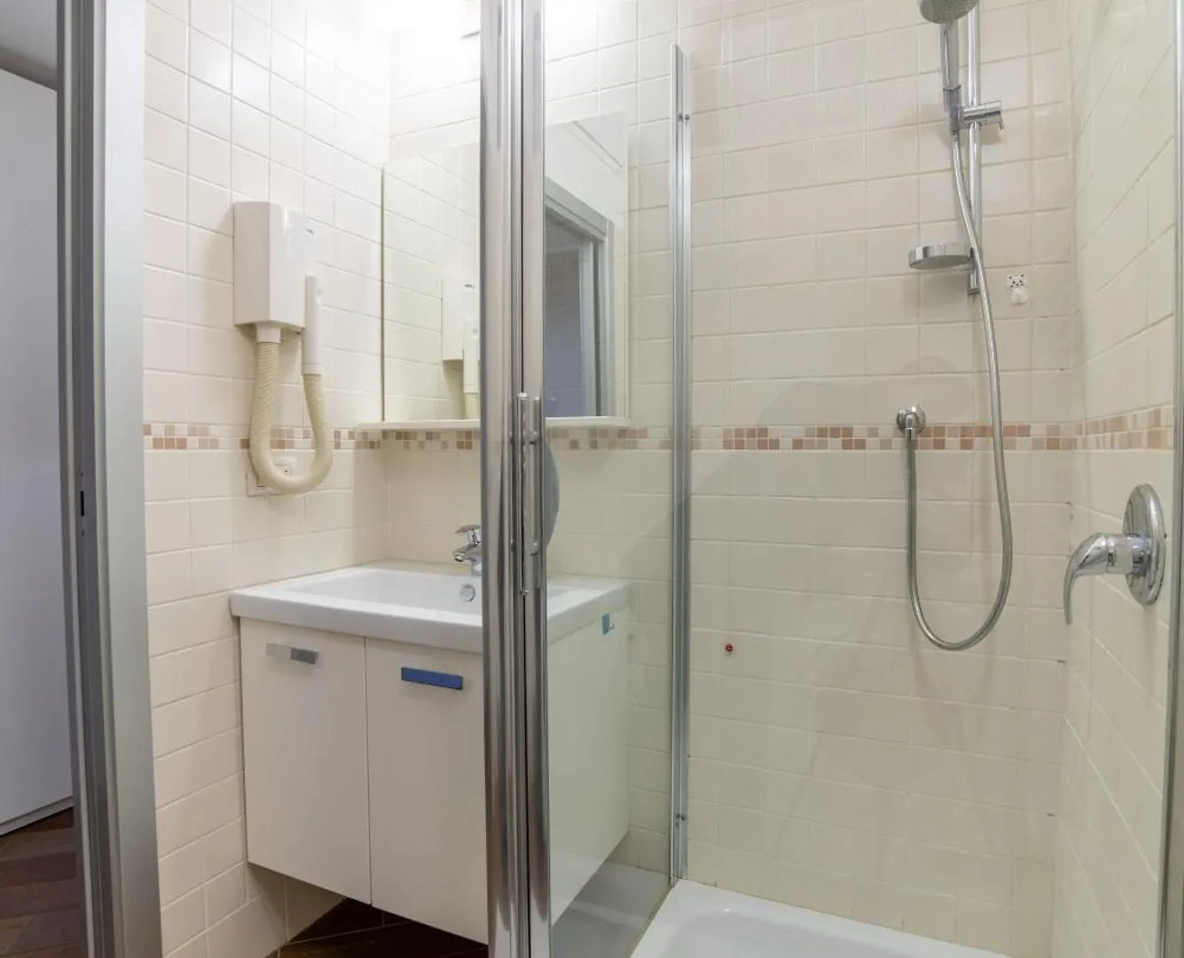 Suite Mazzini Square Комо
